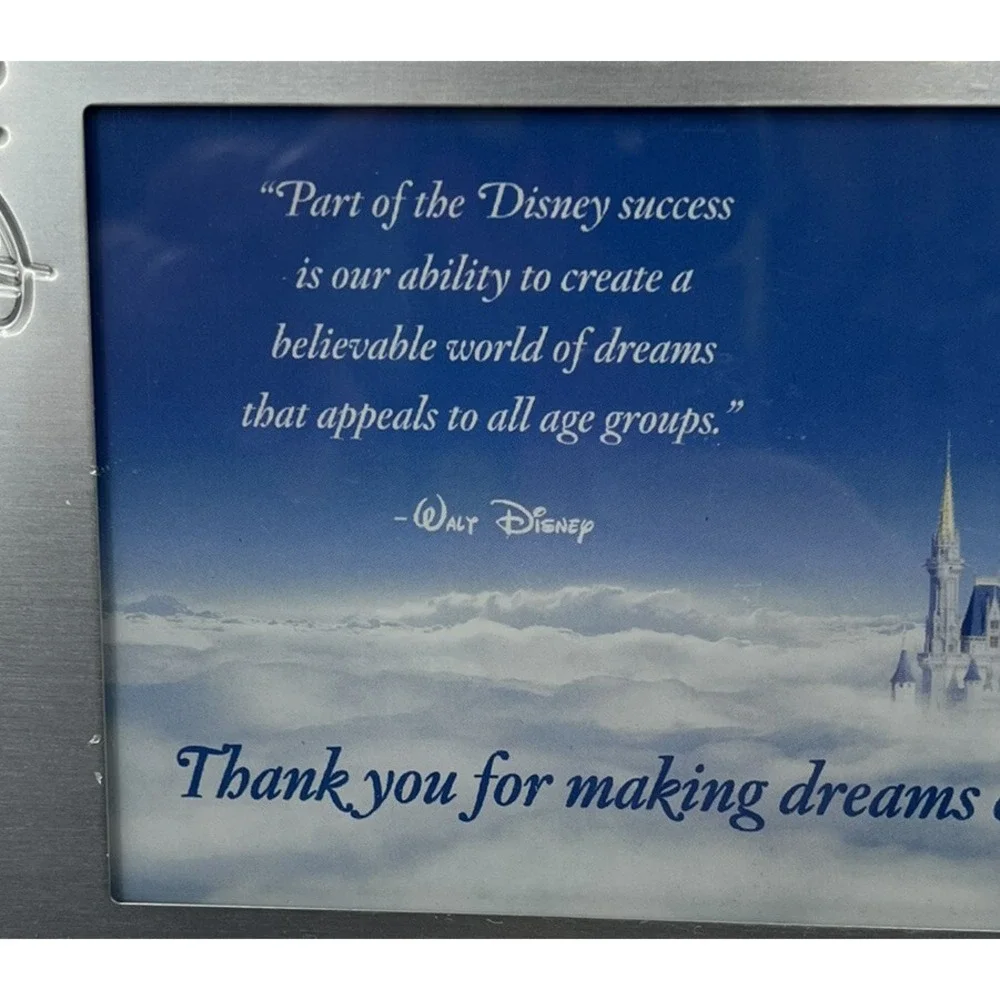 2006 Disney Family Holiday Celebration Picture Frame Cast Member Exclusive